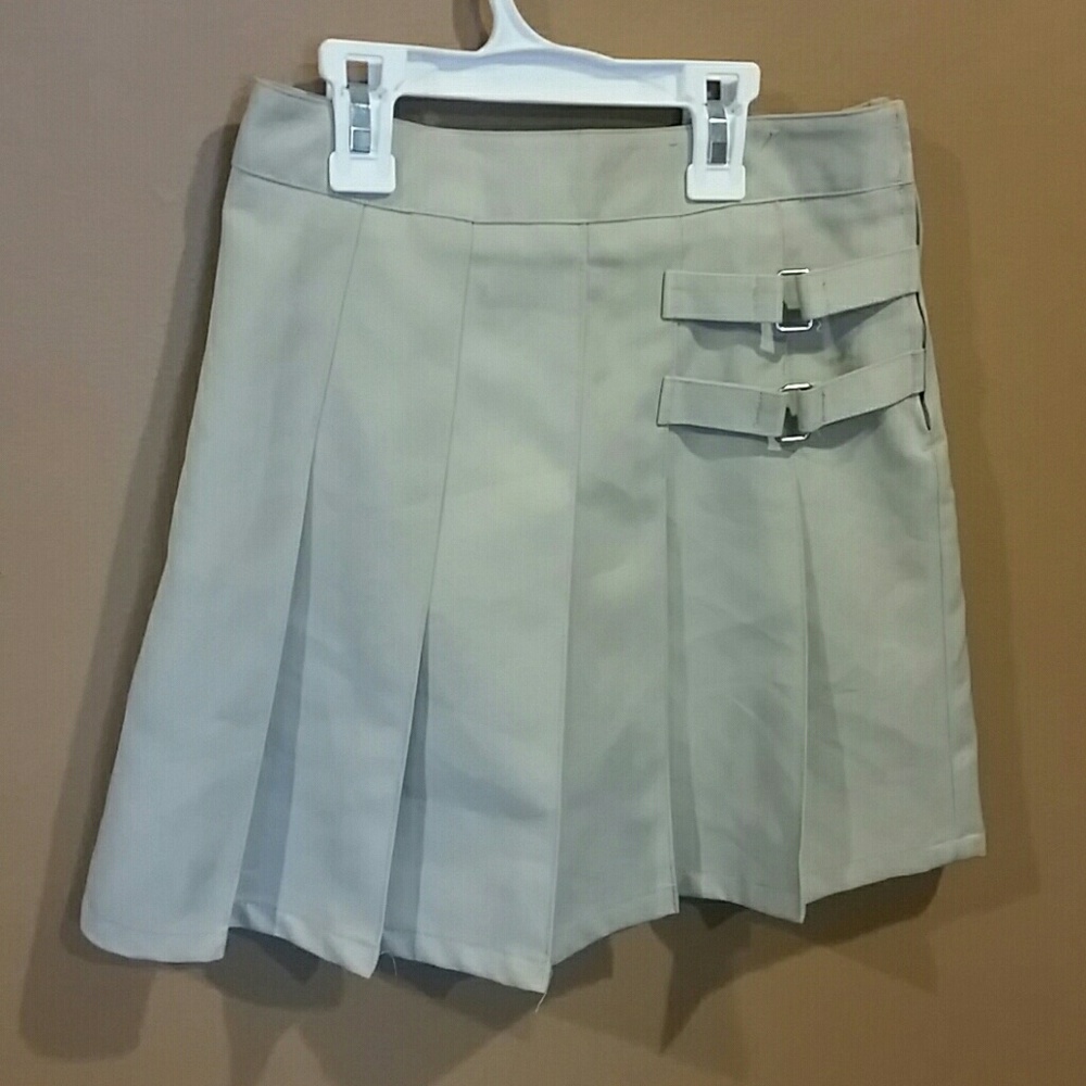 Tan skirt like new